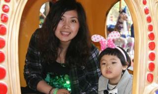 女子接二胎放学被当成奶奶